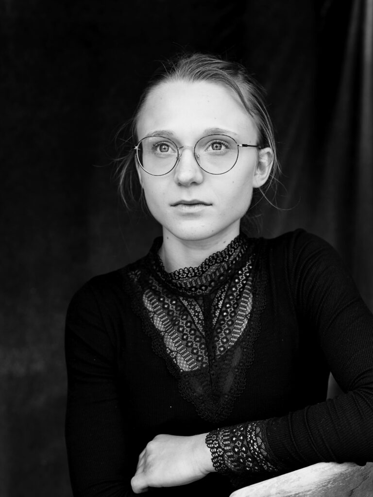 alicia portrait 1